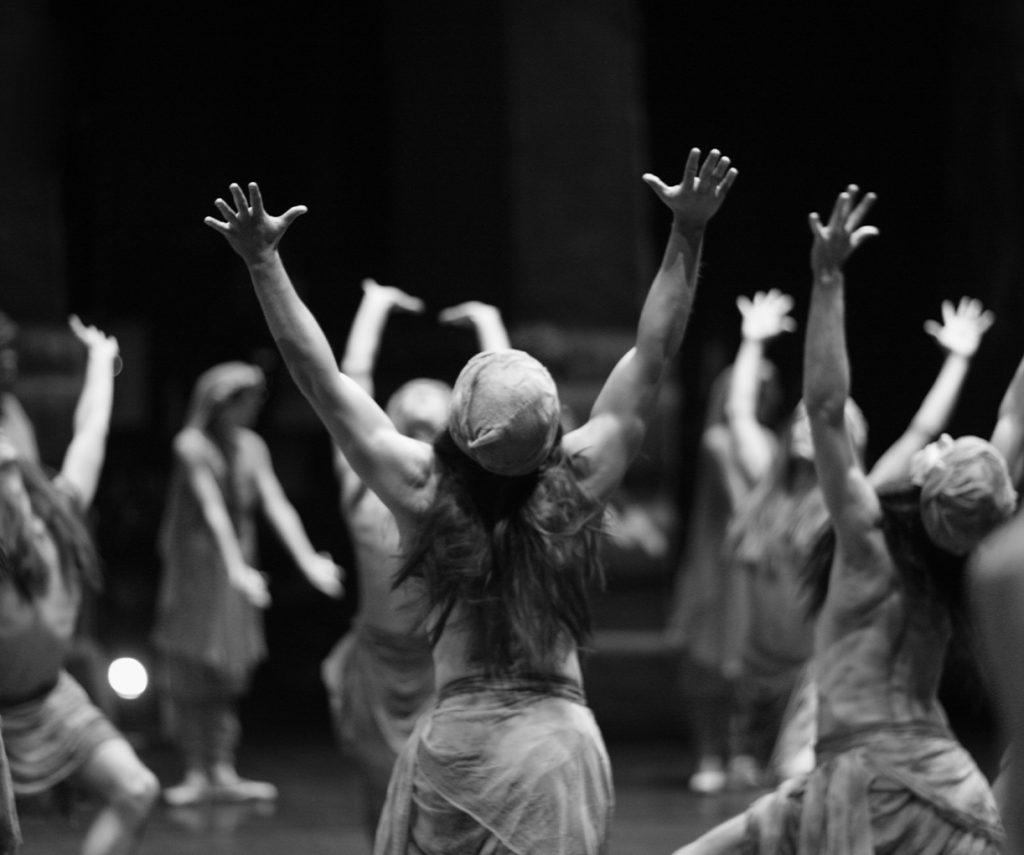 Photo de danseuse - O2LA PRoduction - Votre agence de production vidéo basée à Grenoble